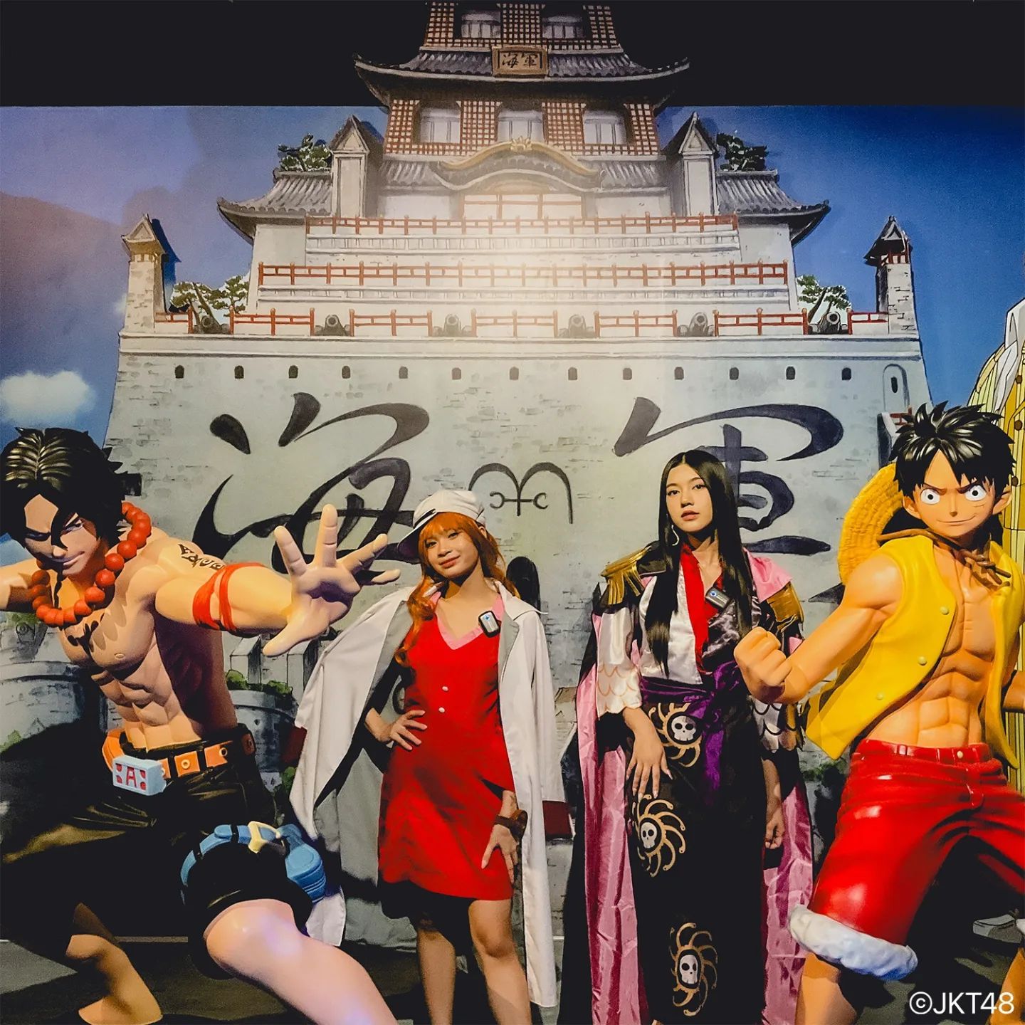 Indira dan Flora JKT48 jadi Pengunjung One Piece Asia Tour.